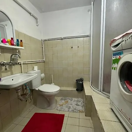 Апартаменты For Only Women Single Room, In Uskudar